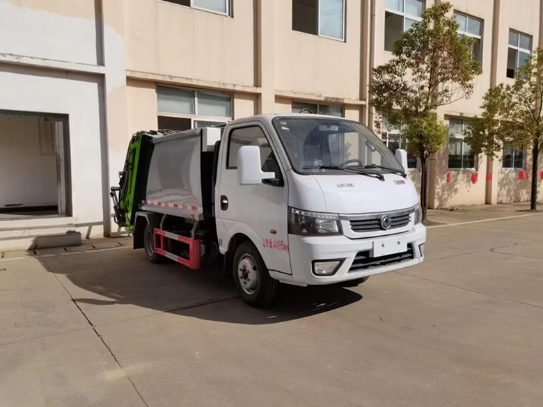 Six national sanitation garbage trucks appeared hand in hand to build a better e