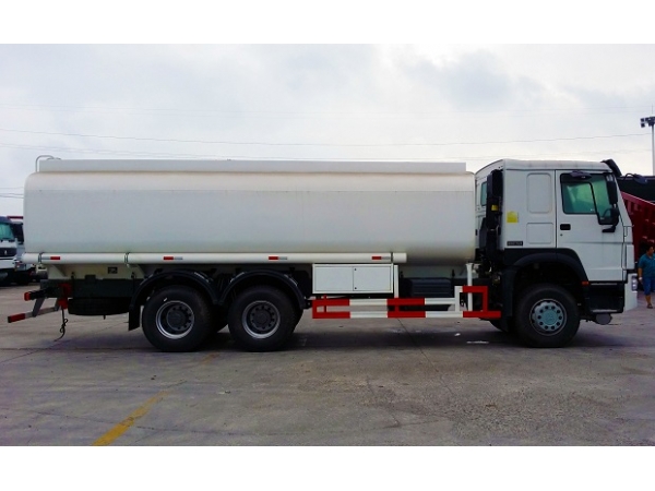 HOWO 6x4 20m3 oil tanker truck
