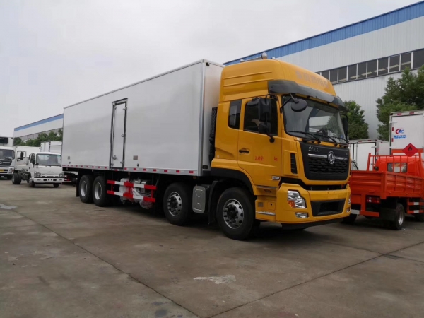Dongfeng Tianlong 8x4 30T Refrigerated Van Truck