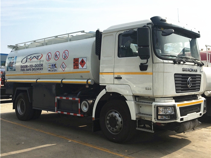 Shacman 4x2 15000L Oil Tanker Truck