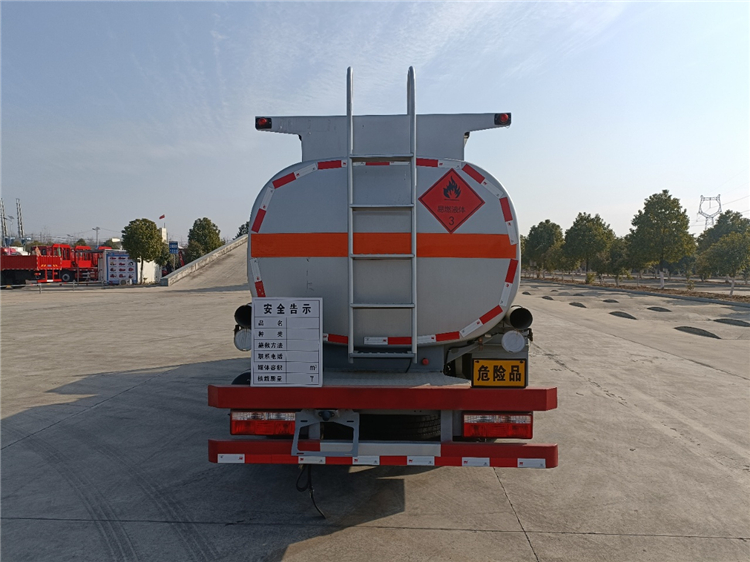 Dongfeng DLK 4x2 8500L Mobile Fuel Tanker Truck