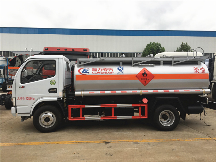Dongfeng 4x2 5000L Mobile Fuel Tank Truck