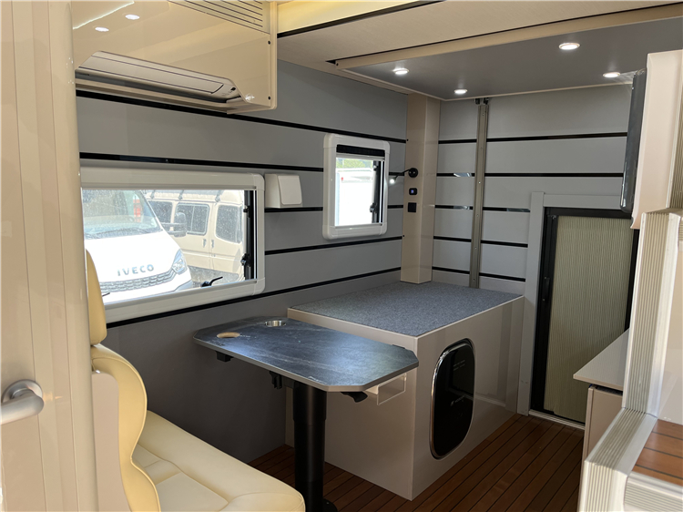 IVECO 4x2 RV Motorhome With Liftable Roof