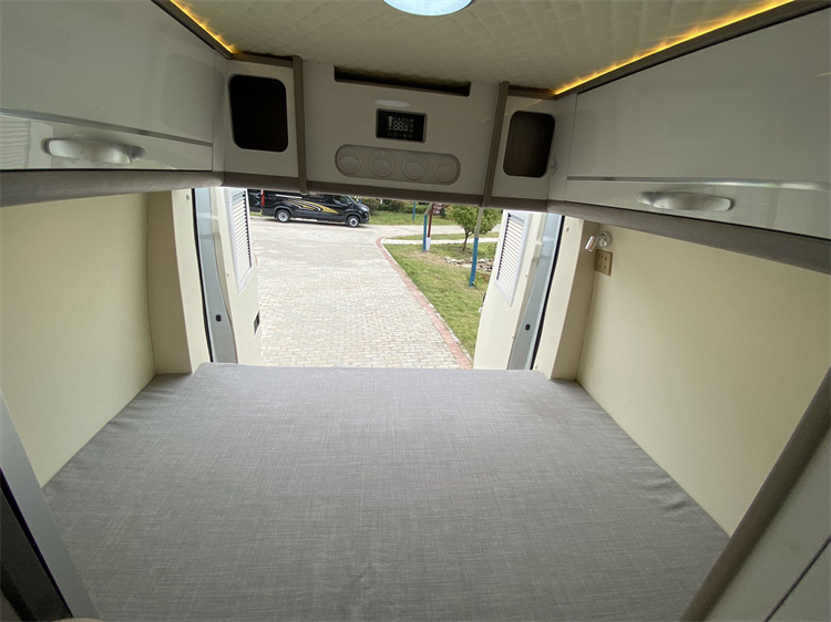IVECO 4x2 Class-B RV Motorhome Touring Car