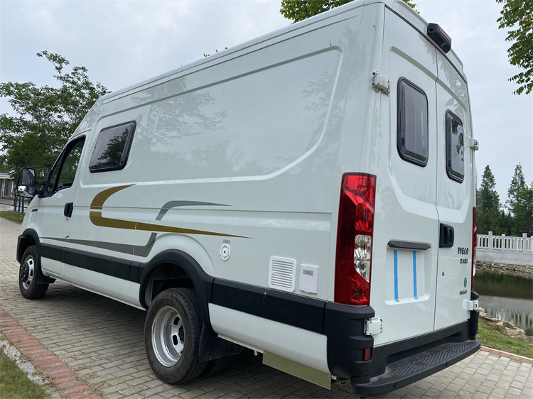 IVECO 4x2 Class-B RV Motorhome Touring Car