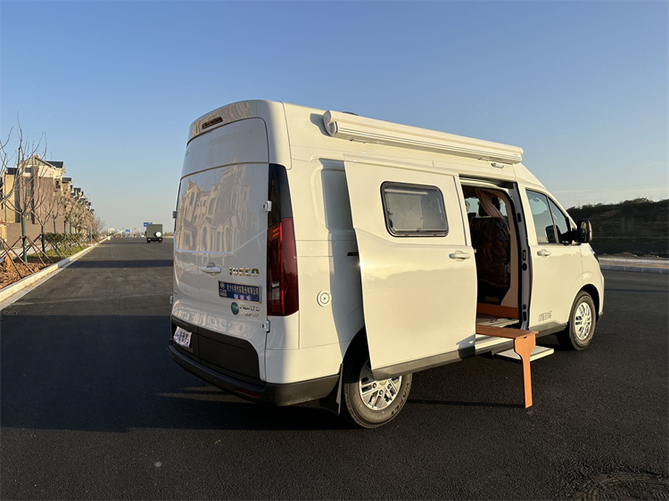 IVECO Juxing 9AT Class-B RV Motorhome Mini Caravan