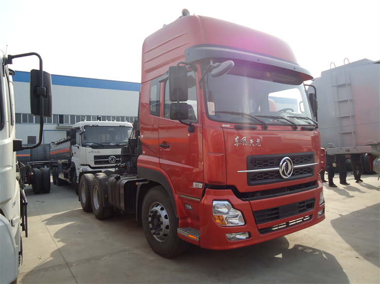 Dongfeng Tianlong 6x4 340HP Tractor Truck