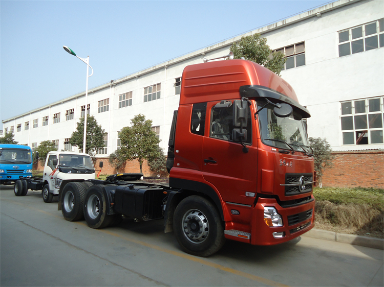 Dongfeng Tianlong 6x4 340HP Tractor Truck