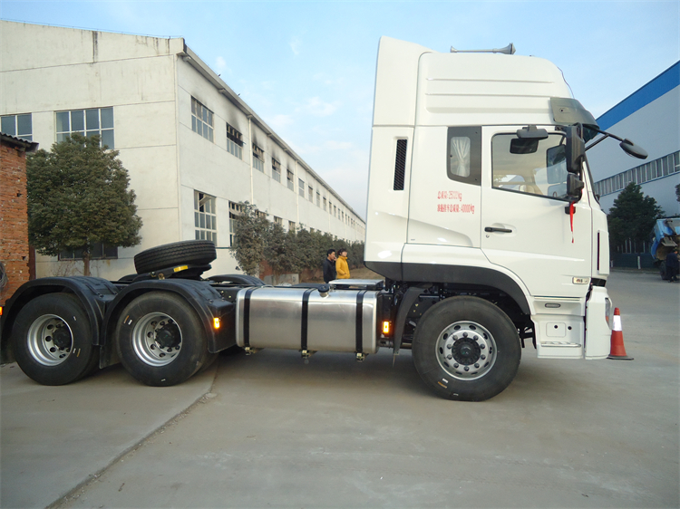 Dongfeng Tianlong 6x4 375HP Tractor Truck