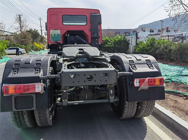 SINOTRUK HOWO 6x4 371HP Tractor Truck