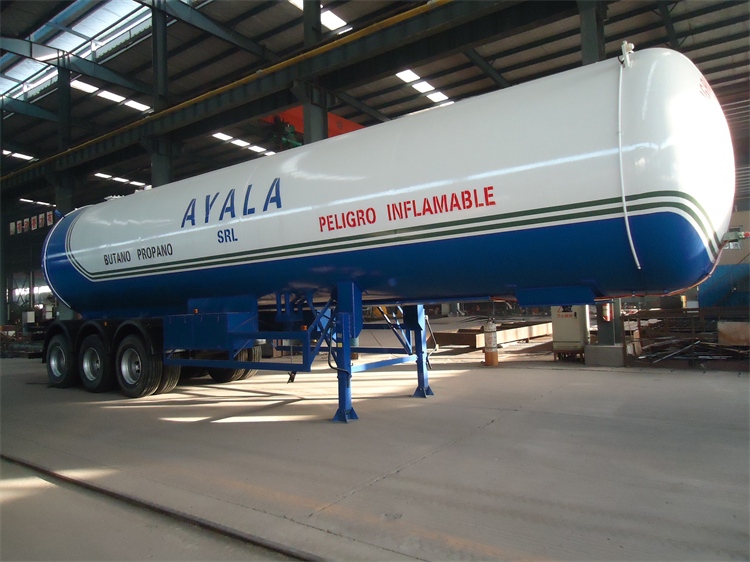3 Axles 56000L LPG Tank Semi Trailer