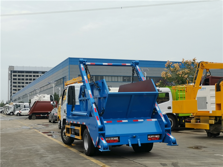 Dongfeng 4x2 4000L Swing Arm Container Garbage Truck