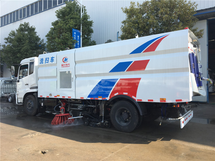 Dongfeng Tianjin 4x2 Road Washing Sweeper Truck
