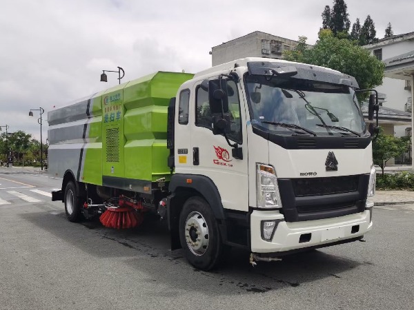 SINOTRUK HOWO 4x2 Road Sweeping Washing Truck