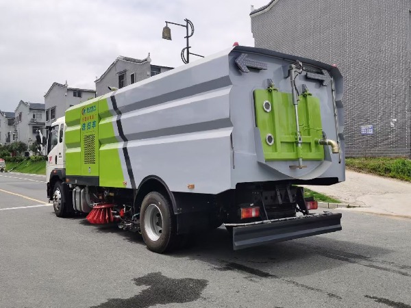 SINOTRUK HOWO 4x2 Road Sweeping Washing Truck