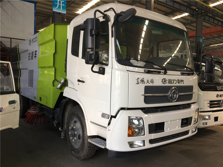 Dongfeng Tianjin 4x2 Road Sweeper Truck
