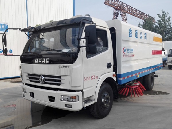 Dongfeng DLK 4x2 Road Sweeper Truck