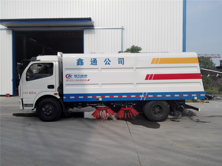 Dongfeng DLK 4x2 Road Sweeper Truck