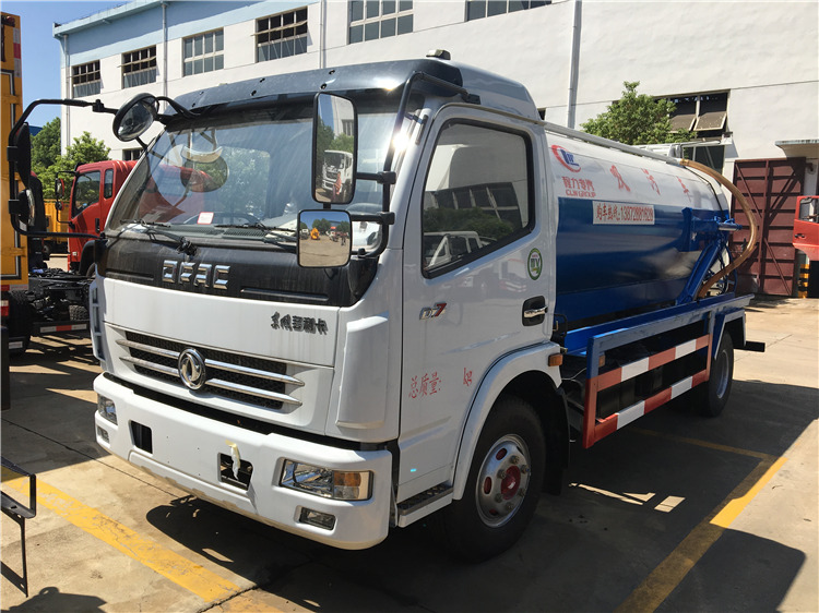 Dongfeng 4x2 6000L Vacuum Sewage Suction Truck