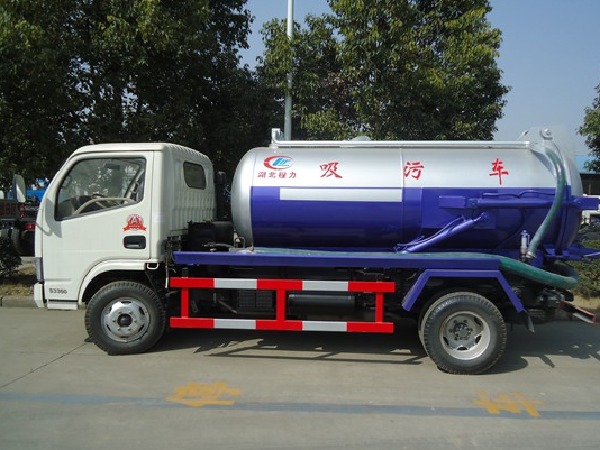 Dongfeng 3000-4000L Sewage Suction Truck