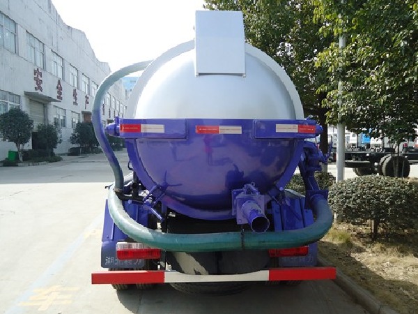 Dongfeng 3000-4000L Sewage Suction Truck
