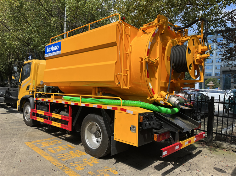 Dongfeng 4x2 10m3 Cleaning & Sewage Suction Truck