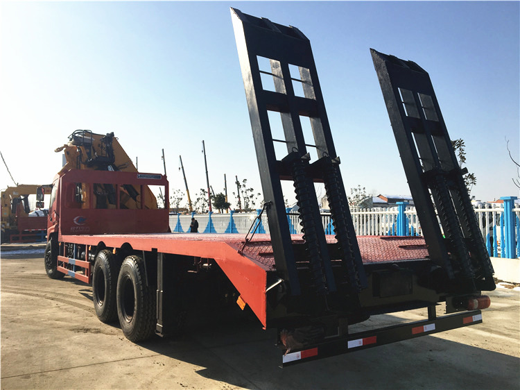Dongfeng 6x4 Flatbed Truck With 12T Folding Crane