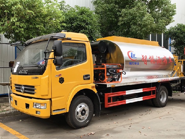 Dongfeng DLK 4x2 6m3 Asphalt Distributor Truck