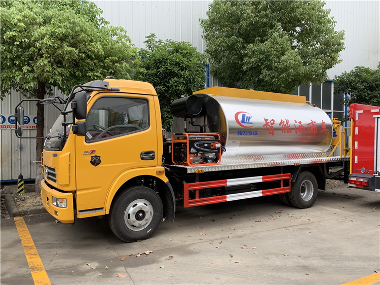 Dongfeng DLK 4x2 6m3 Asphalt Distributor Truck