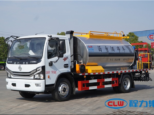 Dongfeng D7 4x2 6000L Asphalt Distributor Truck