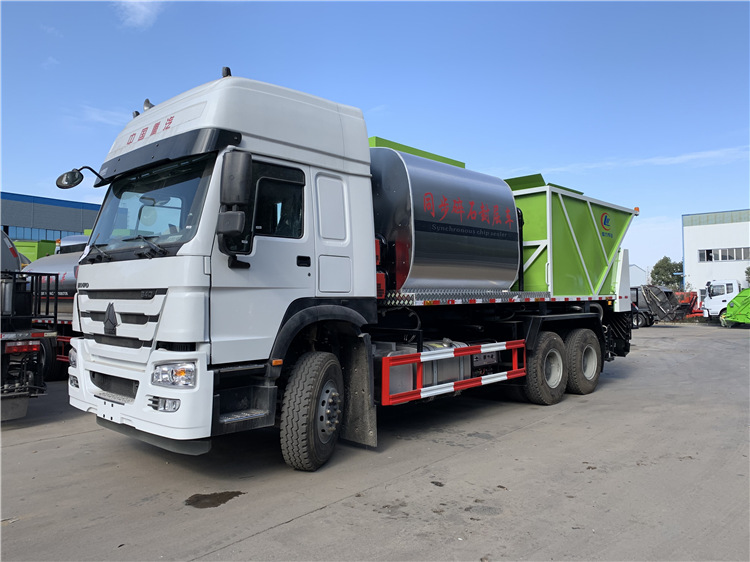 SINOTRUK HOWO 6x4 Asphalt Synchronous Chip Sealer Truck