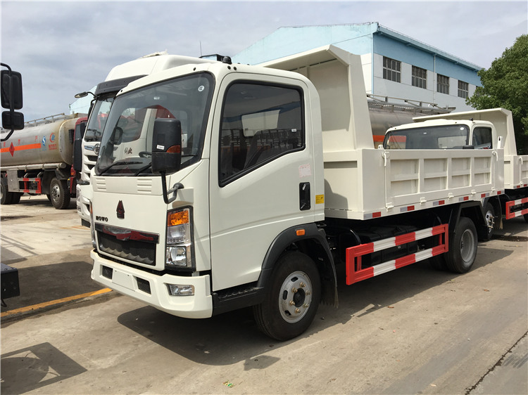HOWO 4x2  Mini Dump Truck 4-5T