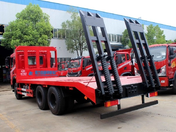 Dongfeng 6x4 7.4m Flatbed Truck