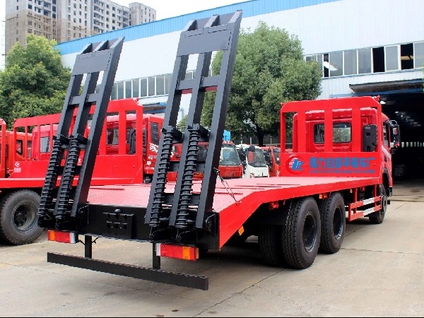 Dongfeng 6x4 7.4m Flatbed Truck