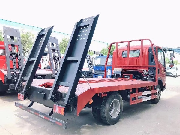 HOWO 4x2 4m Small Flatbed Truck