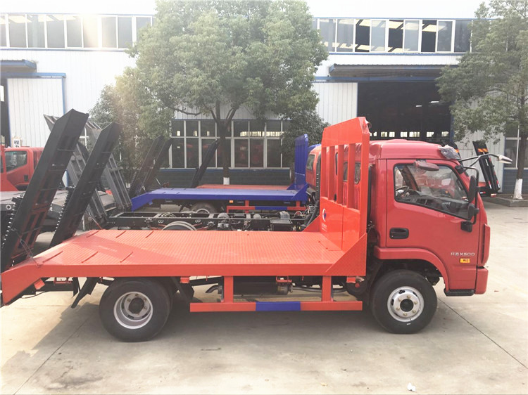 YUEJIN 4x2 Mini Flatbed Truck 4.2m