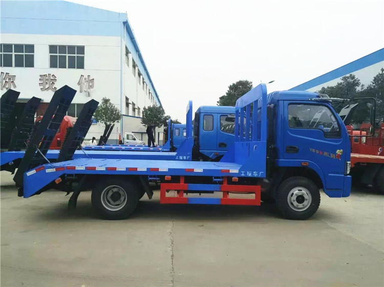 YUEJIN 4x2 Mini Flatbed Truck 4.2m