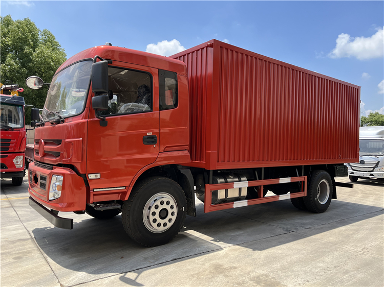 CLW 4x2 10-12T Van Cargo Truck
