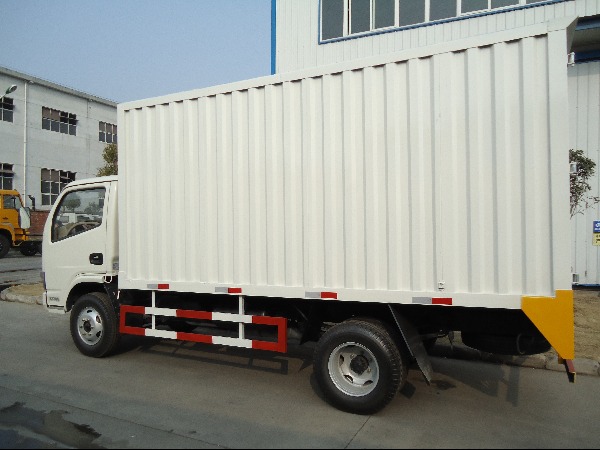 Dongfeng FRK 4x2 3-5T Van Truck