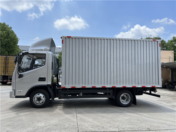 FOTON AUMARK 4x2 Cargo Lorry Van Truck