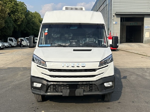 IVECO DAILY 4x2 3T Refrigerated Van Truck
