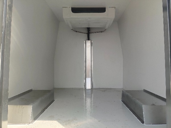 IVECO DAILY 4x2 2T Mini Refrigerated Van Truck