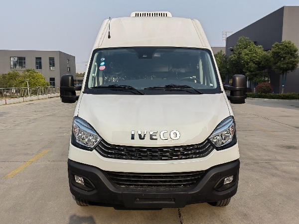 IVECO DAILY 8AT 4x2 2-3T Refrigerated Van Truck