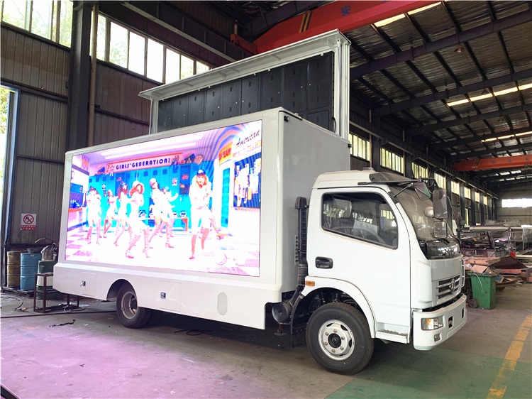 Dongfeng DLK 4x2 LED Advertising Truck