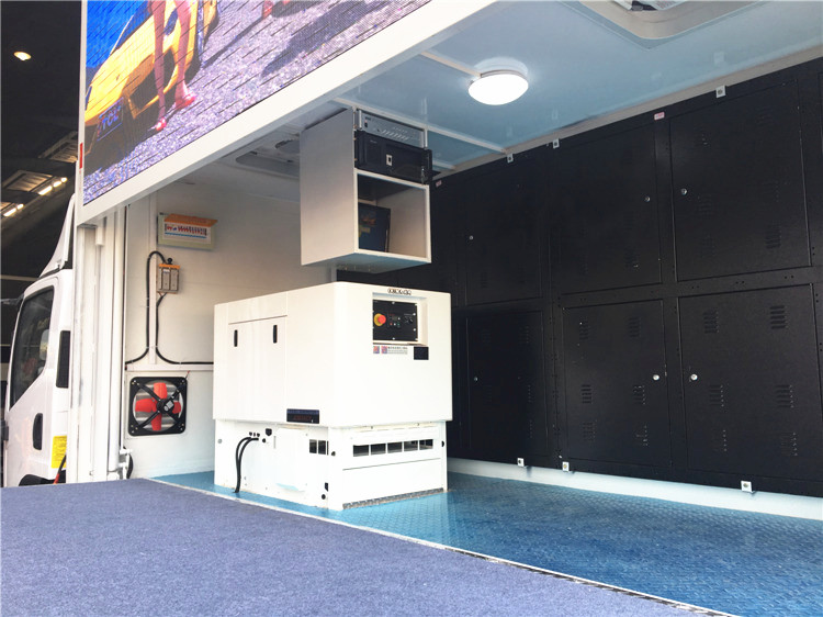 FAW 4x2 P5 LED Advertising Truck