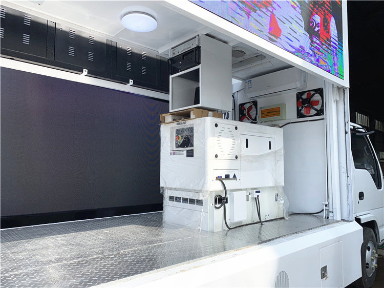 ISUZU P100 4x2 LED Advertising Truck