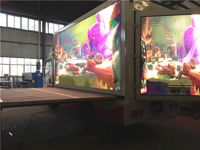SINOTRUK HOWO 4x2 LED Advertising Truck