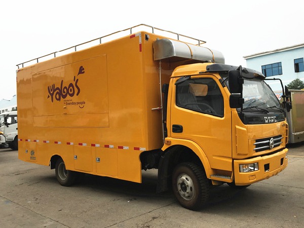 Dongfeng DLK 4x2 Mobile Food Catering Truck