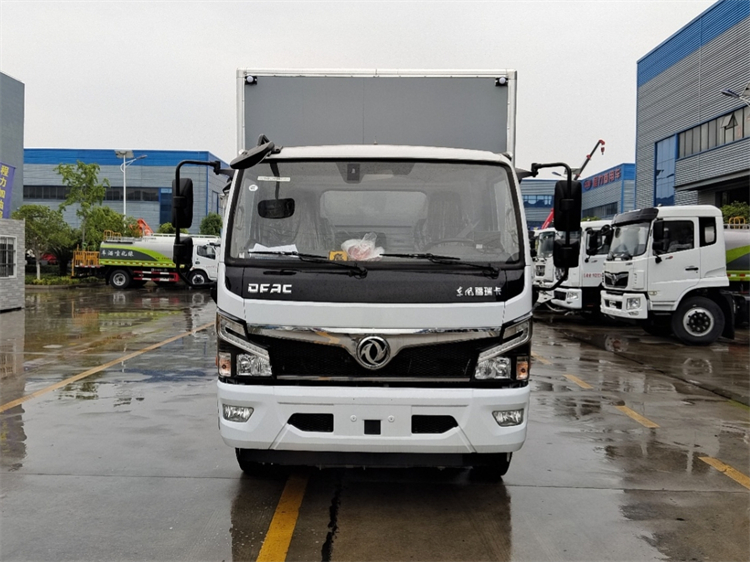 Dongfeng 4x2 5.2m Explosive  Transport Truck