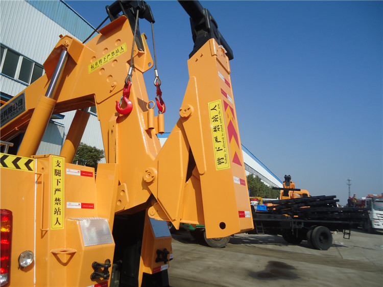 SINOTRUK HOWO 8x4 30T Wrecker Towing Truck